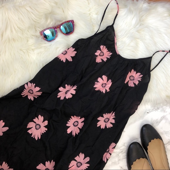 Wildfox Dresses & Skirts - Wildfox Margarette Pink Daisy Maxi Dress
